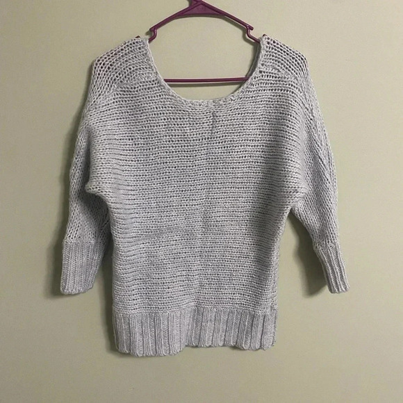 American Eagle Outfitters Loose Knit Sweater Gray V Neck Size Medium 3/4 Sleeves - Picture 2 of 6